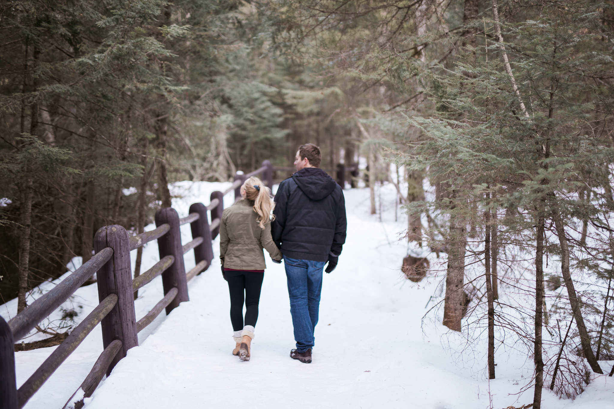 Wisconsin-winter-engagement-Northwoods_031.jpg