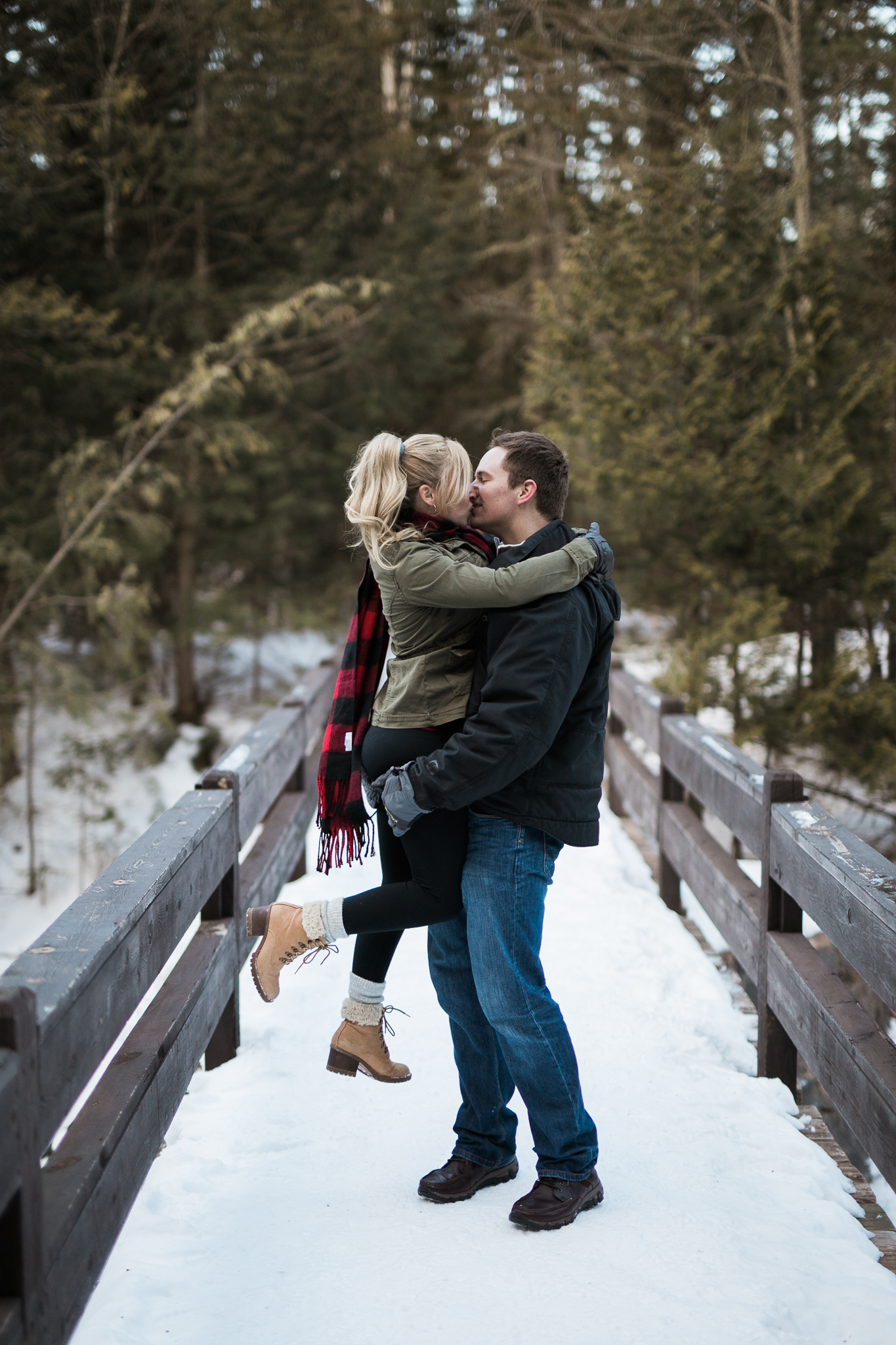 Wisconsin-winter-engagement-Northwoods_034.jpg