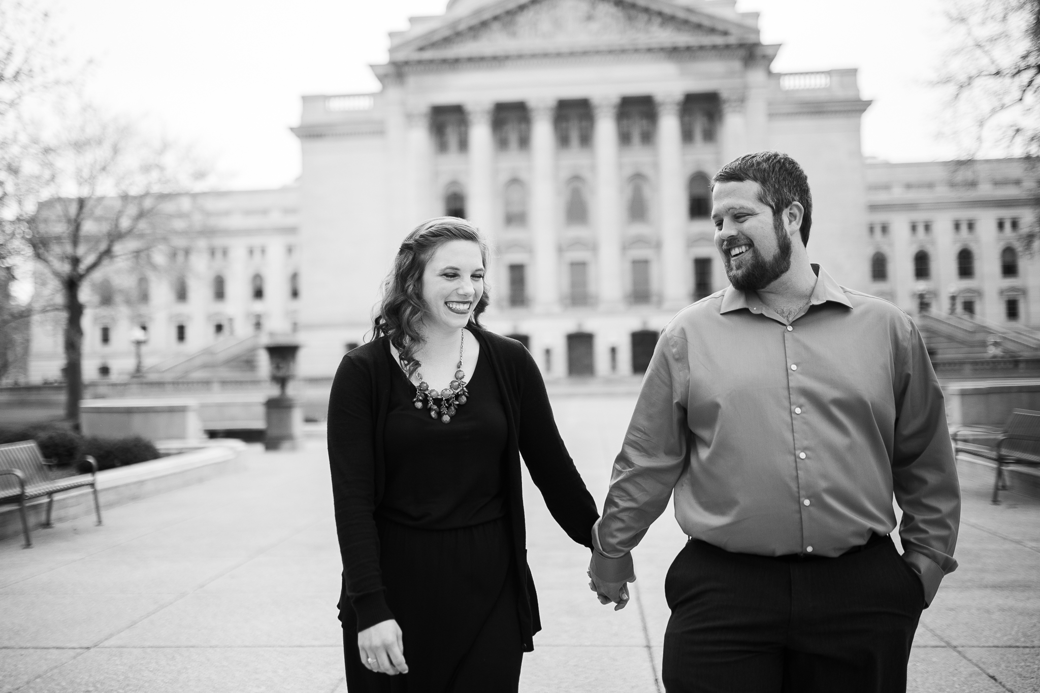 Madison-Wisconsin-spring-engagement-portraits_002.jpg