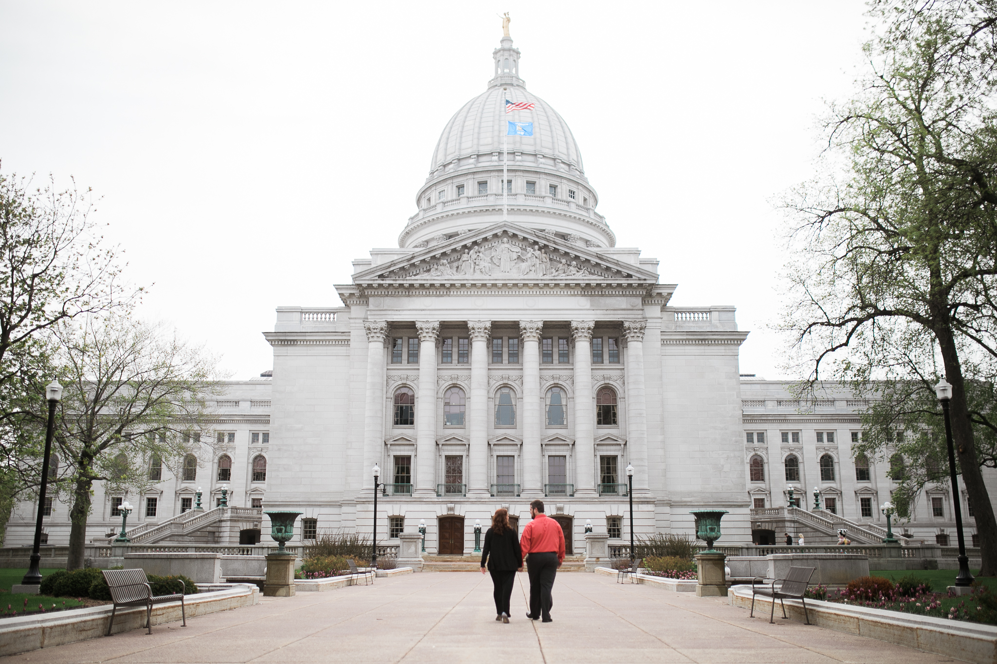 Madison-Wisconsin-spring-engagement-portraits_001.jpg