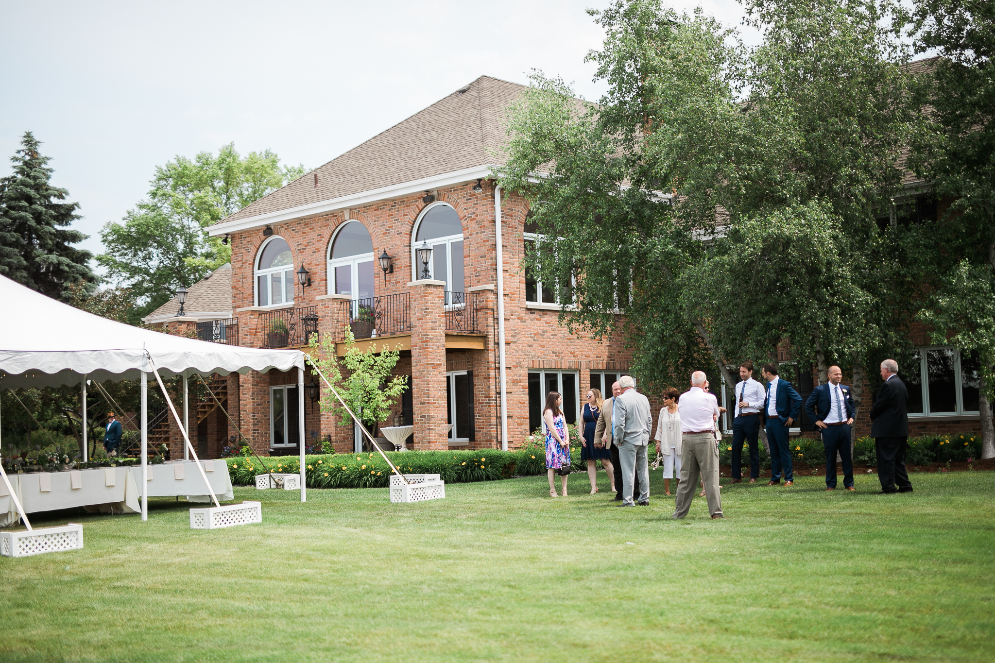 Lake-Estate-Backyard-Wedding-Wisconsin_035.jpg