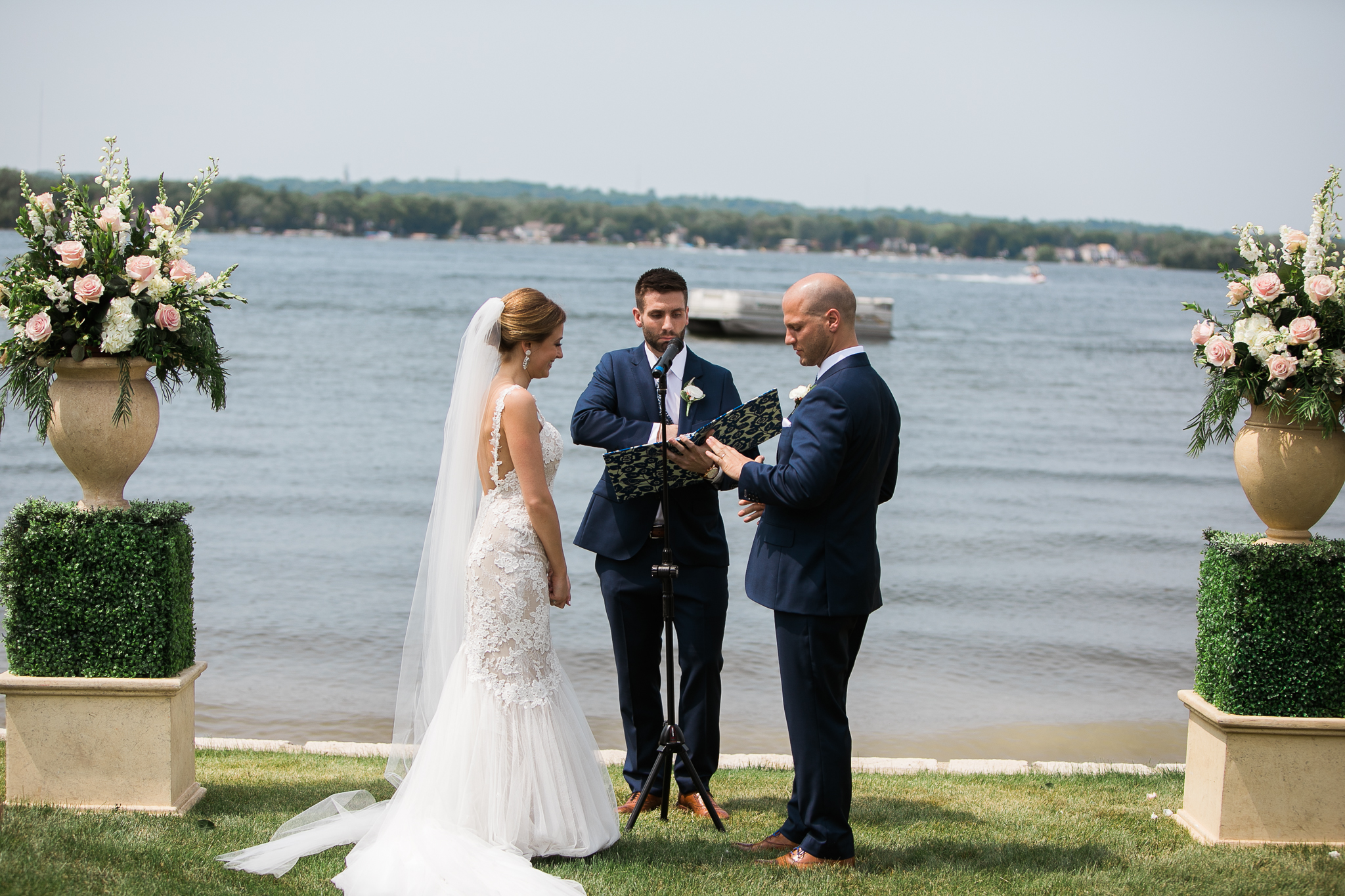 Lake-Estate-Backyard-Wedding-Wisconsin_079.jpg