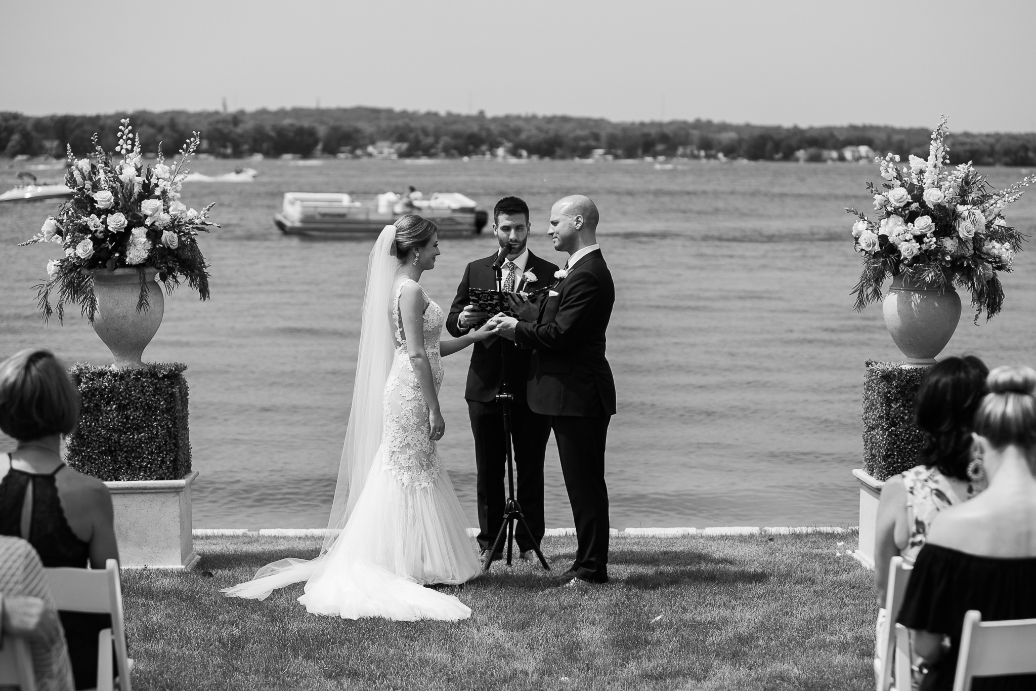 Backyard-Wisconsin-Lake-wedding_082.jpg