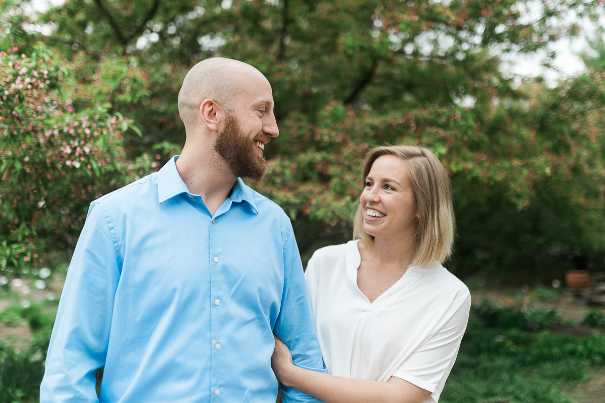 Greehouse-engagement-portraits-Delafield-Wisconsin_003.jpg