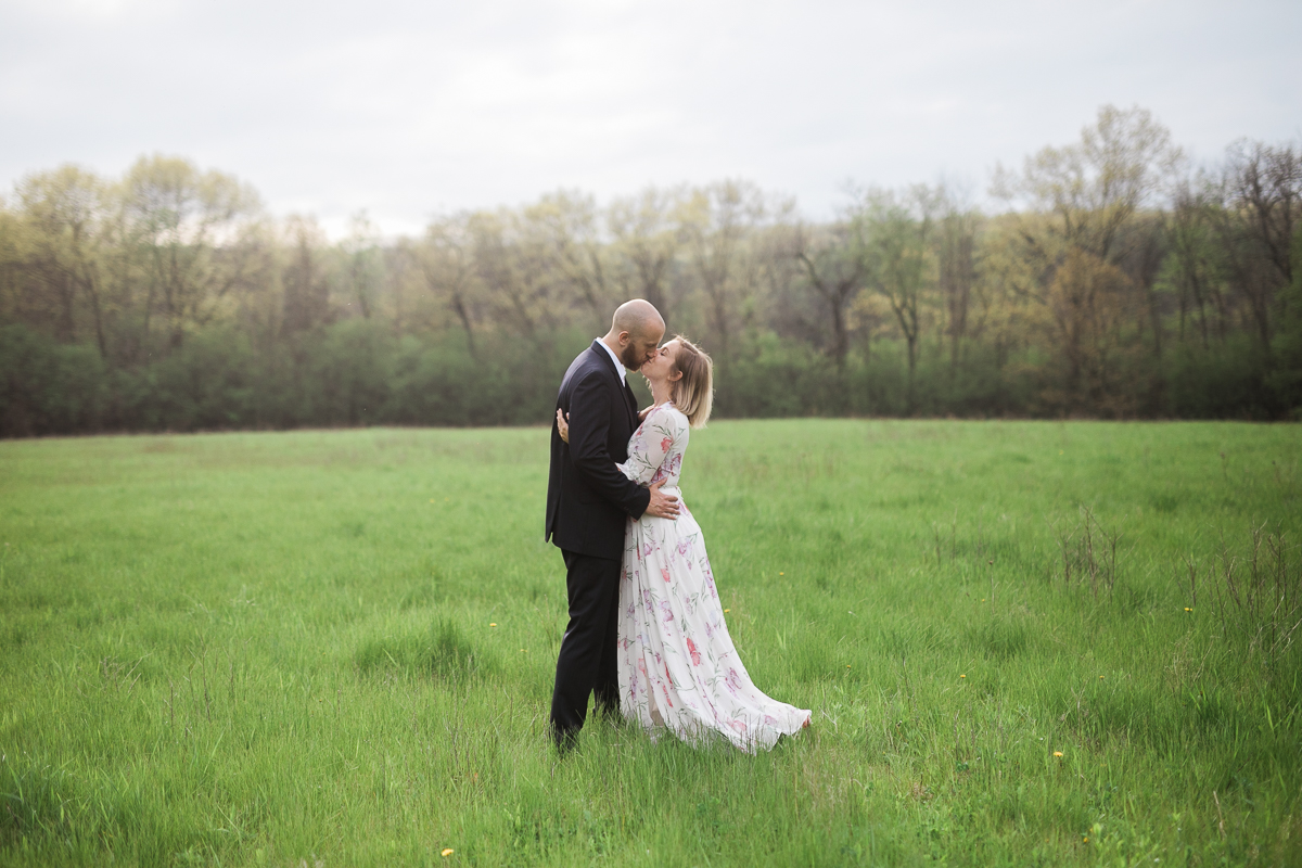 Greehouse-engagement-portraits-Delafield-Wisconsin_056.jpg