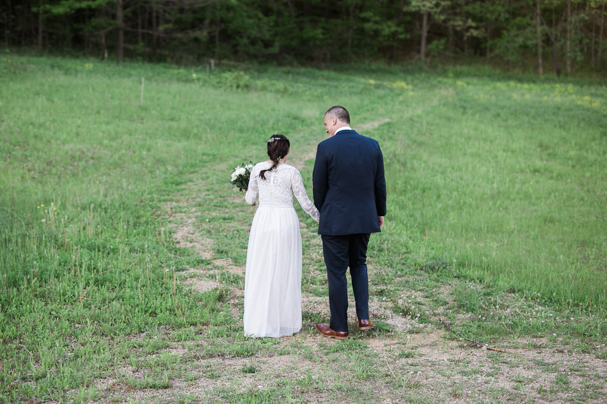 Elopement-cabin-outdoor-wedding-Wisconsin_068.jpg