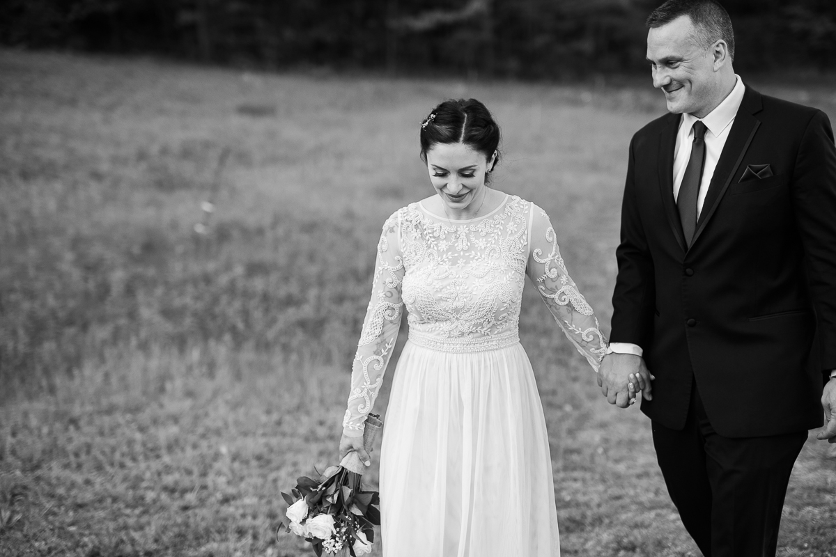 Elopement-cabin-outdoor-wedding-Wisconsin_071.jpg