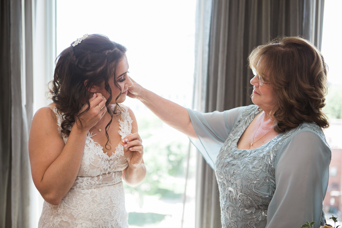 The-Fields-Reserve-Stoughton-Wisconsin-Wedding_019.jpg