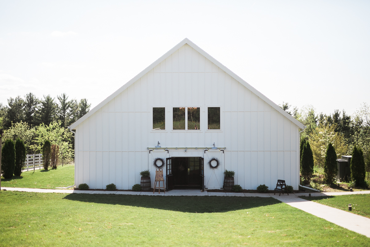 The-Fields-Reserve-Stoughton-Wisconsin-Wedding_061.jpg