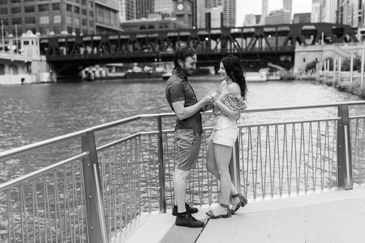 Chicago-Engagement-Portraits_003.jpg