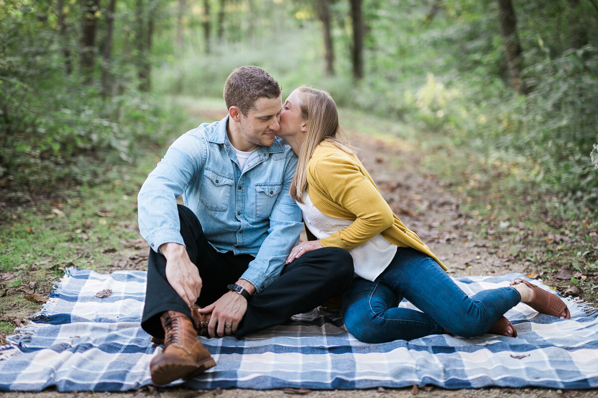 Engagement-portraits-Stoughton-Wisconsin_031.jpg