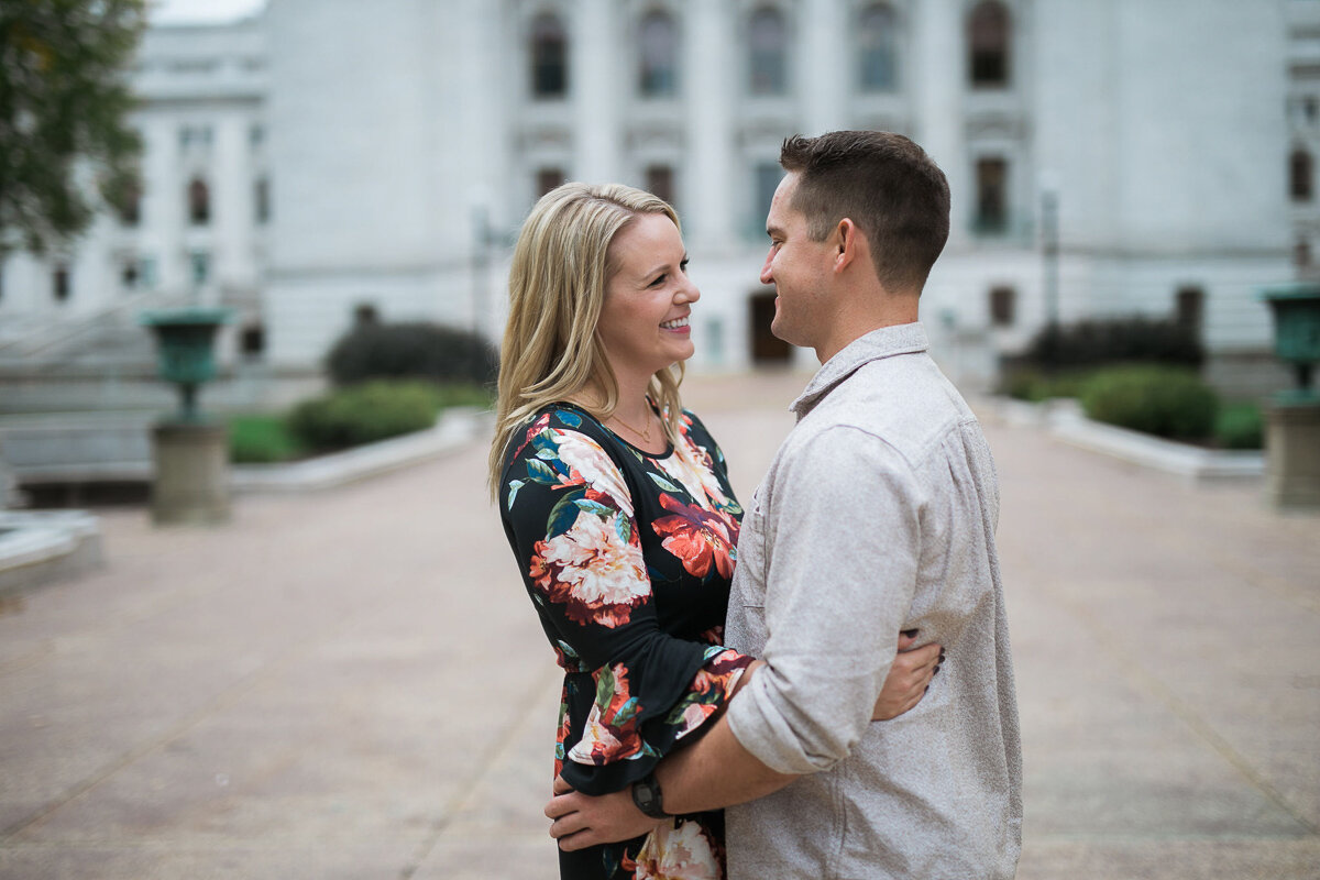 Madison-Wisconsin-Engagement-Portraits_012.jpg