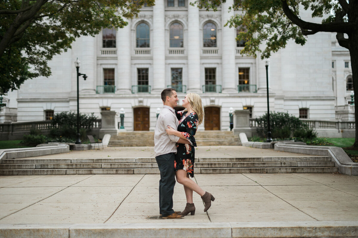 Madison-Wisconsin-Engagement-Portraits_033.jpg