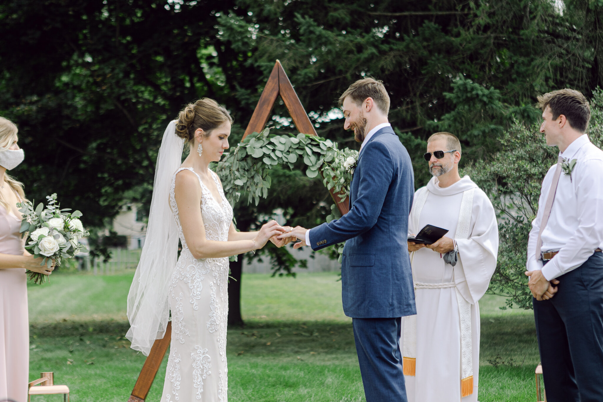 Backyard-wedding-Madison-Wisconsin_070.jpg