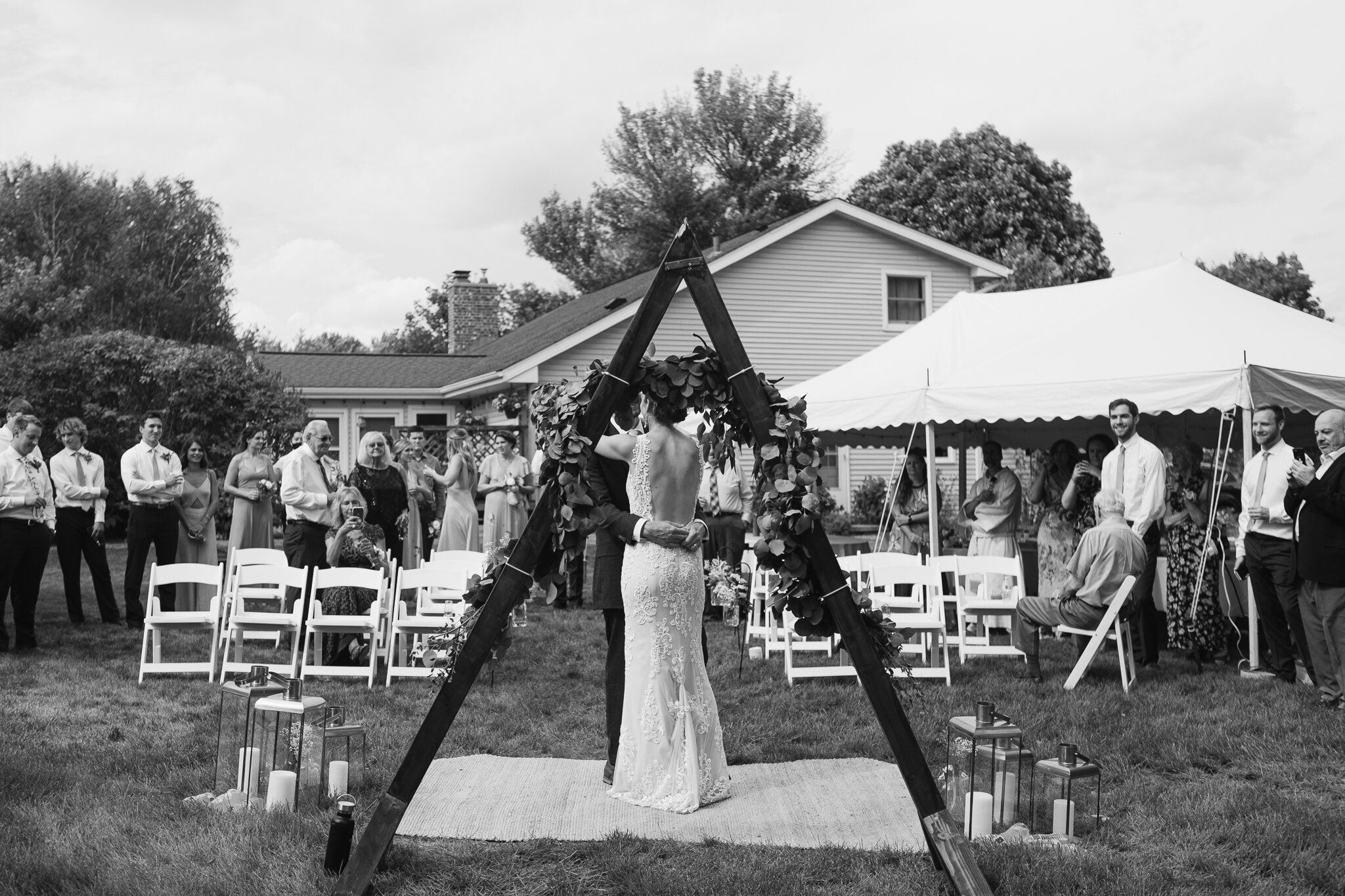 Backyard-wedding-Madison-Wisconsin_079.jpg