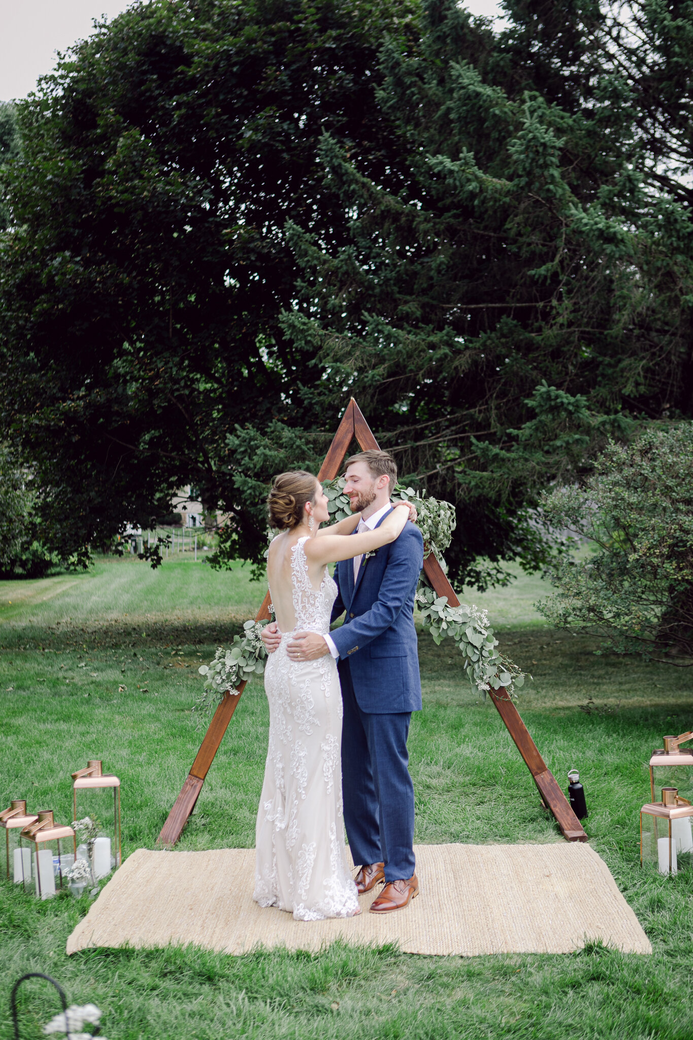 Backyard-wedding-Madison-Wisconsin_080.jpg