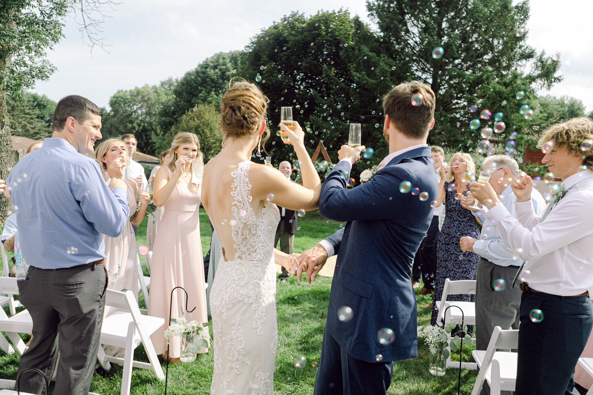 Backyard-wedding-Madison-Wisconsin_085.jpg