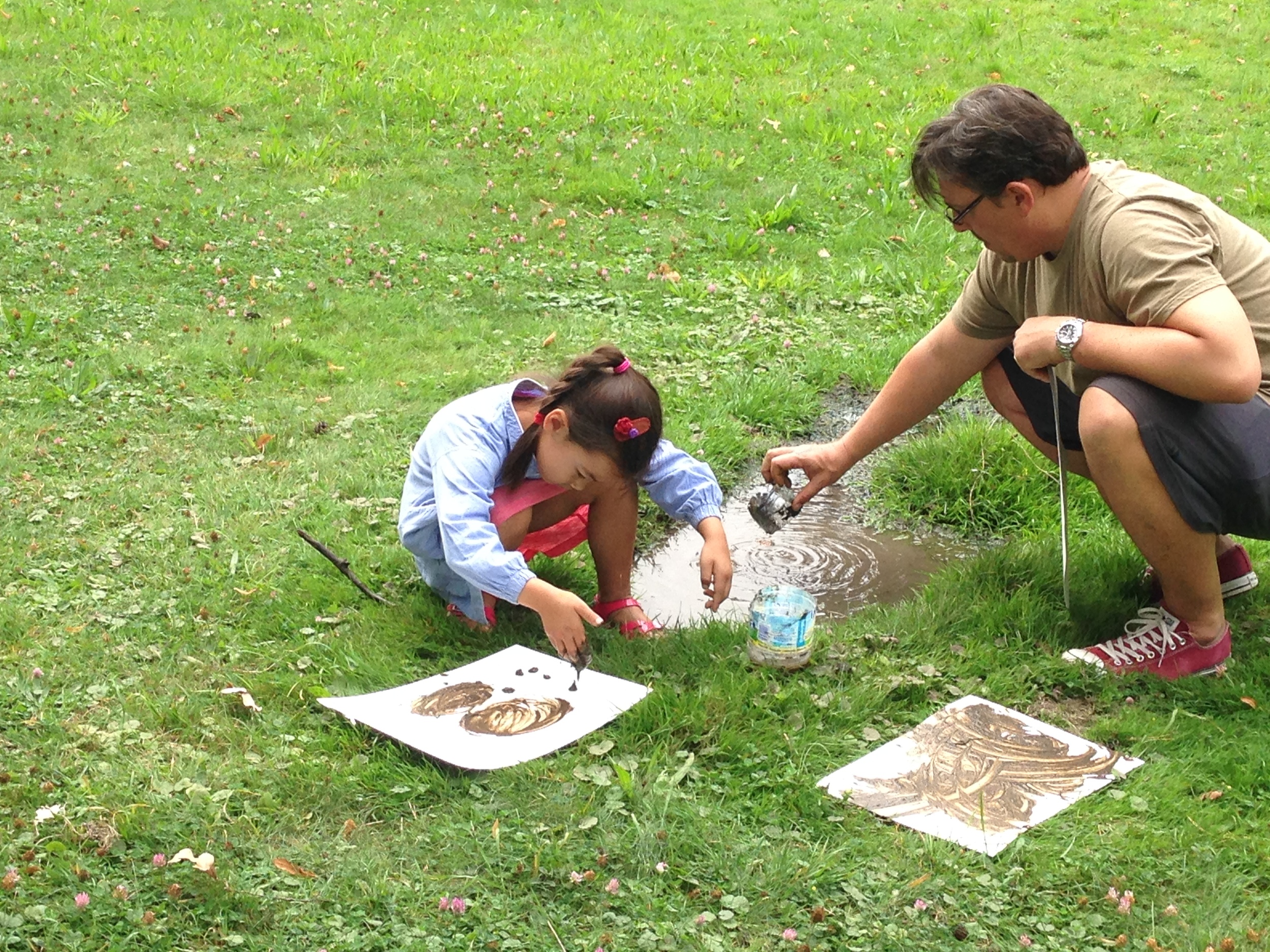 Exploring textures and Land Art: Mud Drawing