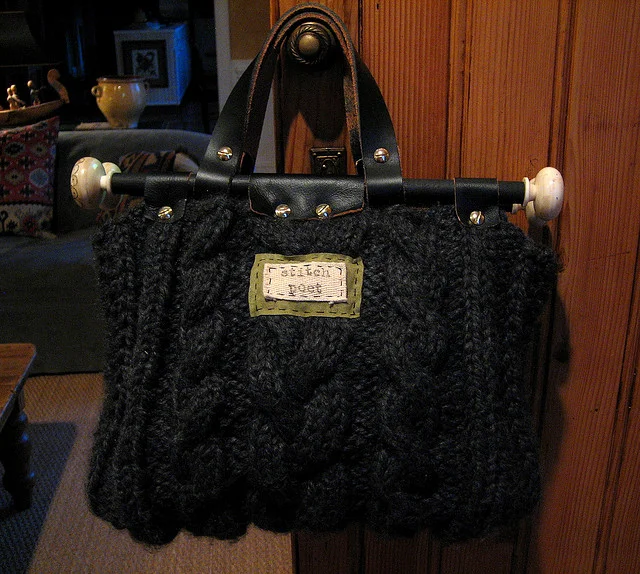 handknit cabled handbag :: the chip bag stitch poet pattern