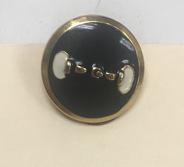 Button selection - a unique "buckle"-like button