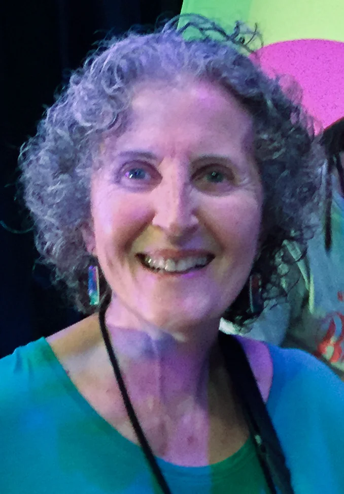Esther guitar cu.jpg