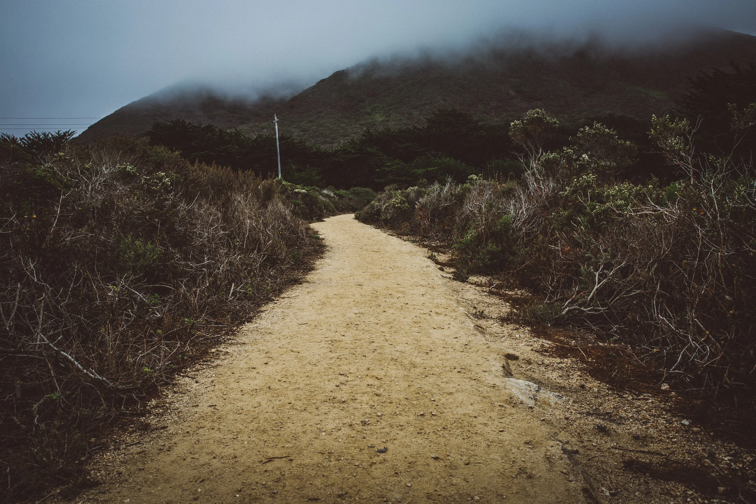 neuestock-dirt-path-with-sky-in-background.jpg