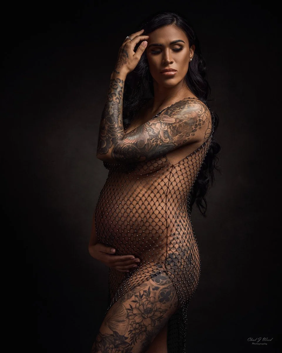 Mesa Maternity Photography: Pregnant mother wearing fishnet dress with dramatic side lighting