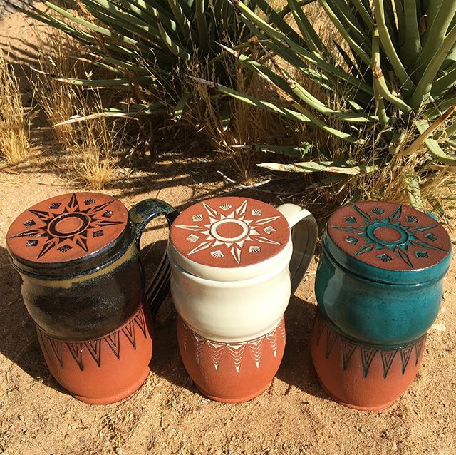 Going out with a 💥!! Some final pieces that came out of the kiln this past weekend! This custom Mojave Mug + Mandala Lid Set is probably one of my favorite orders I have ever made. They were created for the client whom we built the patio wall for in