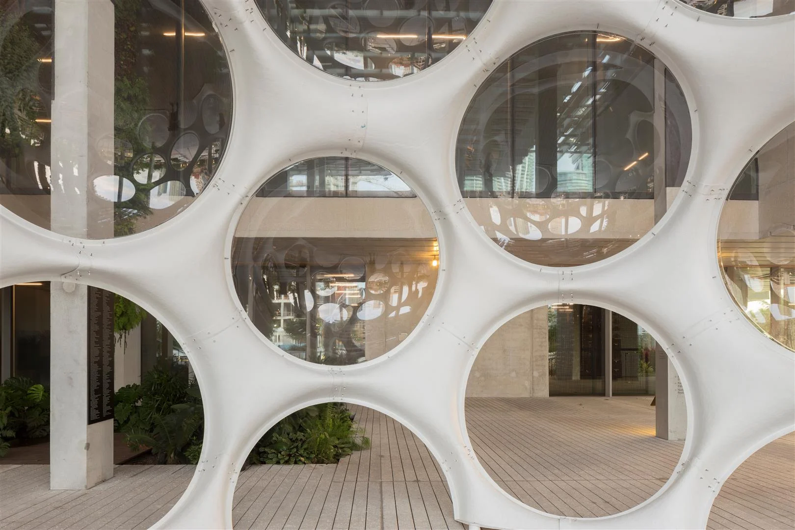 Inside of the Fly's Dome at the Perez Art Museum Miami - 02/2015 - copyright - Christian Klugmann