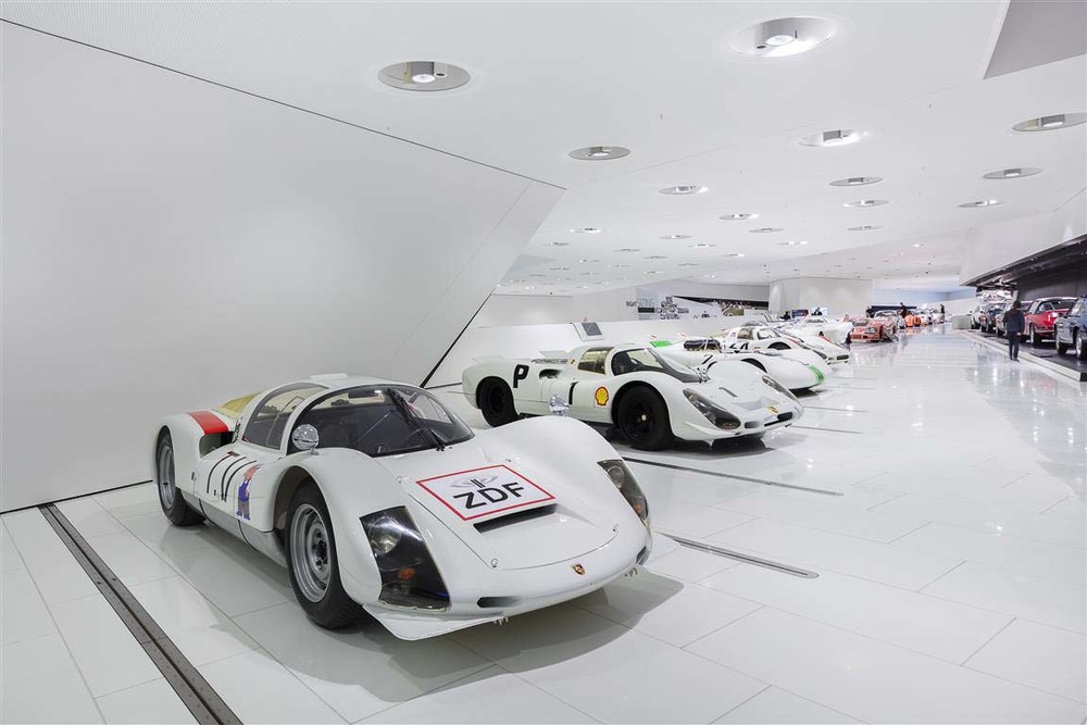 Porsche Museum - Inside - Christian Klugmann 2016 (4).JPG