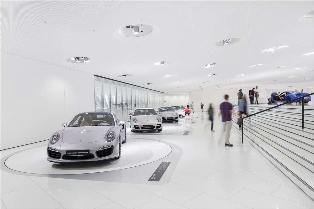 Porsche Museum - Inside - Christian Klugmann 2016 (8).JPG