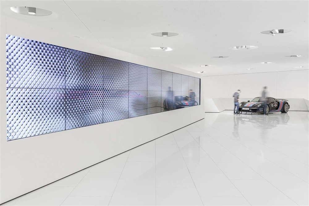 Porsche Museum - Inside - Christian Klugmann 2016 (10).JPG