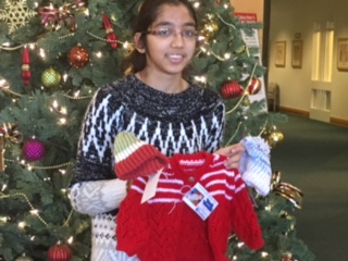 Making a donation at Washington Hospital during Christmas 2016