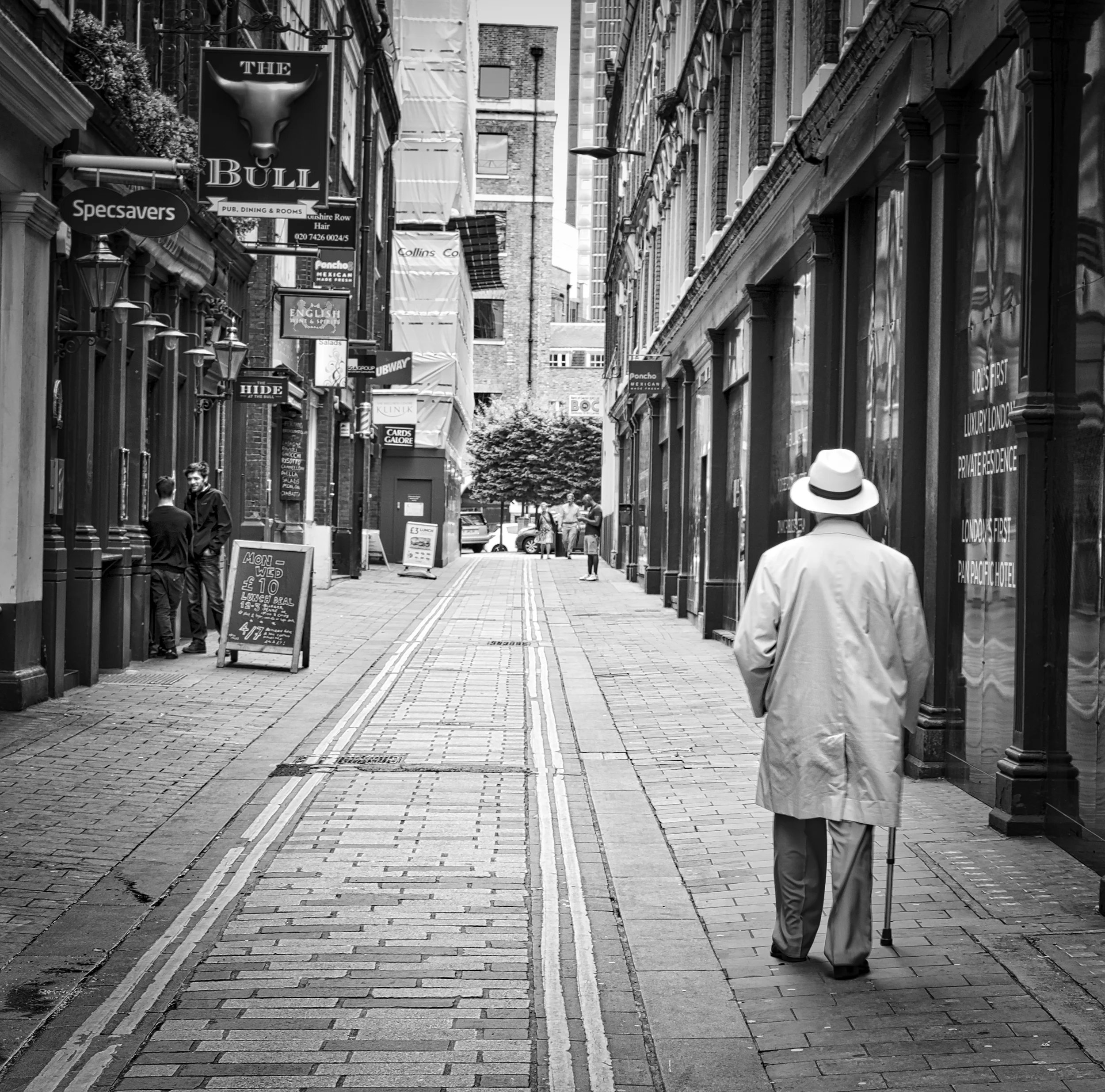 CAM-LNDN-45-Edit.jpg