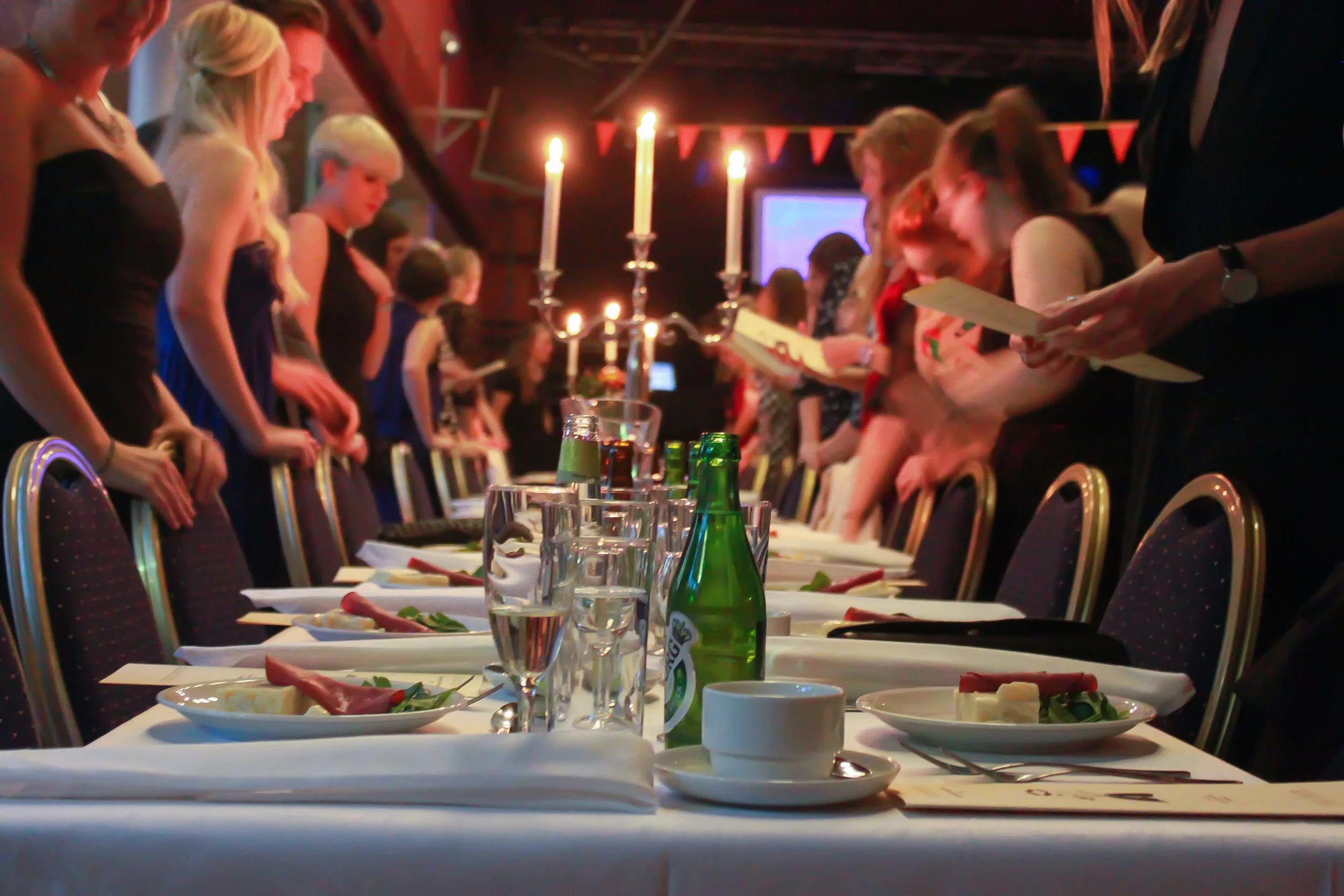 Sittning på norrlands nation i Uppsala 2014. Foto: Angelica Pennerdahl