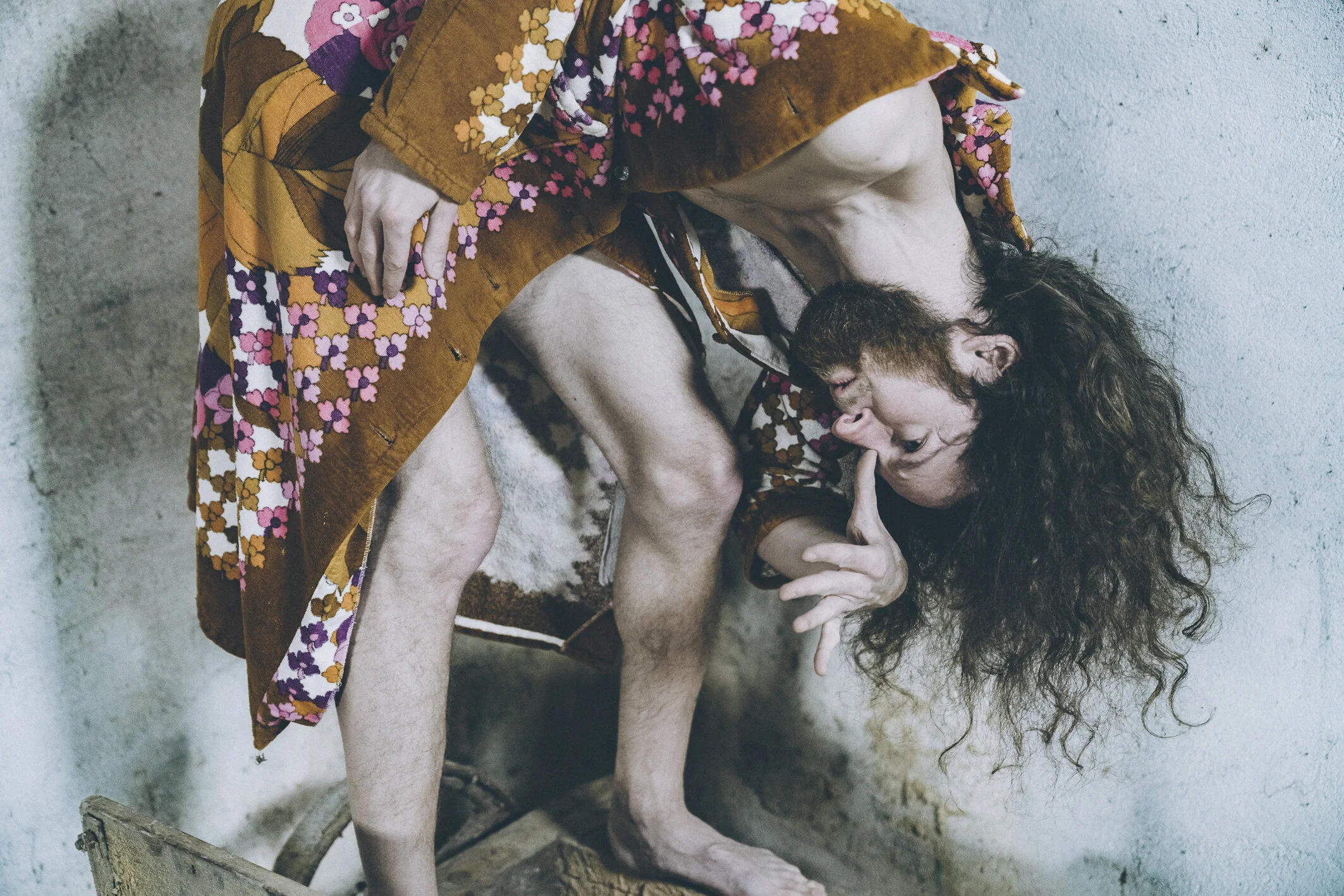 Bernhard Krisper, pianist & composer. Homestory and staged portraits.