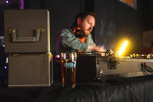 Boozin' &amp; Groovin' // Analog Night with tiltnboogie