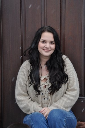 Acoustic Christmas Eve with Madeline Hiner