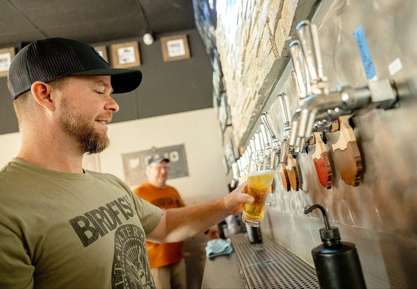 Stephen&rsquo;s got the taps singing today 🎶🍺
Golden pours, friendly faces, and Saturday stories in every glass.

@hoshipgh Hibachi Food Truck 12-9pm
GAME ON! Ohio State vs. Wisconsin at 3:30pm
LIVE MUSIC with The River Riders 7-10pm