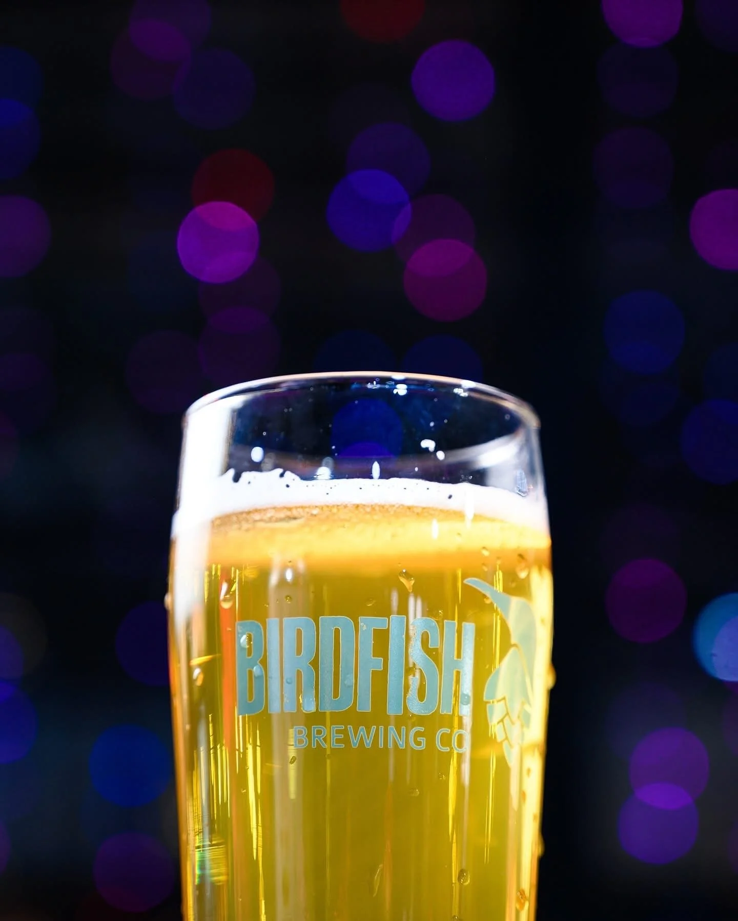 A Sunday Sauce kind of afternoon here in Columbiana &mdash; @sauceeino serving up Mediterranean flavor and Wandering Kind West Coast IPA keeping the glasses full.
Slow down. Sip local.