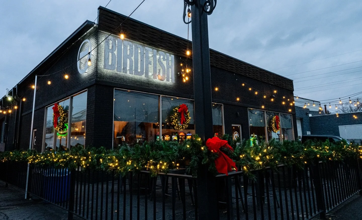 We&rsquo;re ready for Christmas. Are you? 🎄
Beer&rsquo;s cold. Taproom&rsquo;s cozy. Let&rsquo;s do this.

Thurs 12/18: Cool Cat Karaoke &amp; @armidas_cucina 
Fri 12/19: @theconklebrothers &amp; @cousinsmainelobster 
Sat 12/20: Christmas Soul Show,