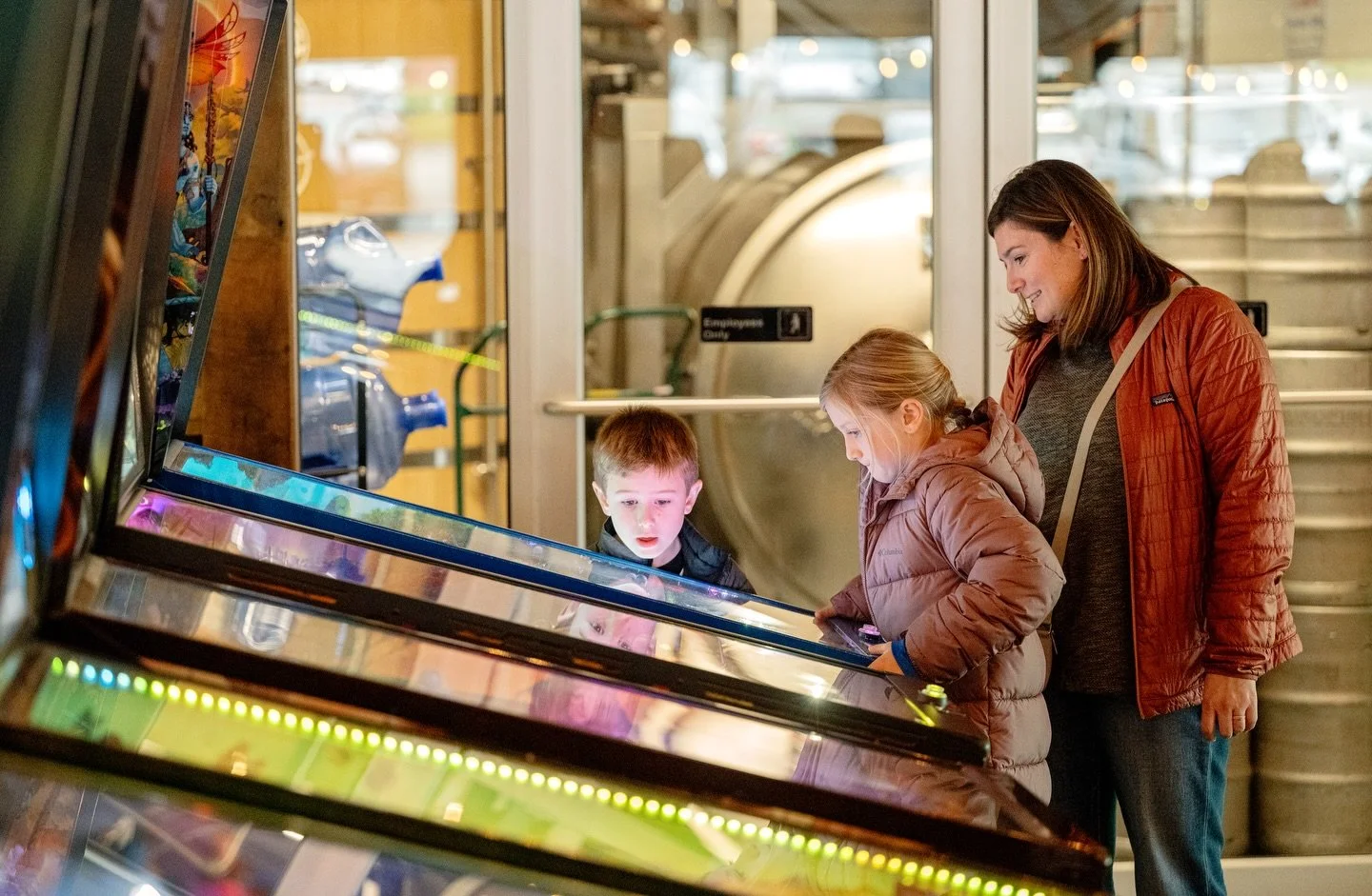 WE&rsquo;RE OPEN AT NOON 🍻
HIBACHI. PINBALL. VINYL.

🍜 @bartellstake on Tokyo House serving 1&ndash;9 PM
🕹️ Pinball + cold beers all day
🎶 @tiltnboogie spinning vinyl 7&ndash;9 PM

Bring the crew. Bring the fam. Stay awhile.
📍Columbiana, OH