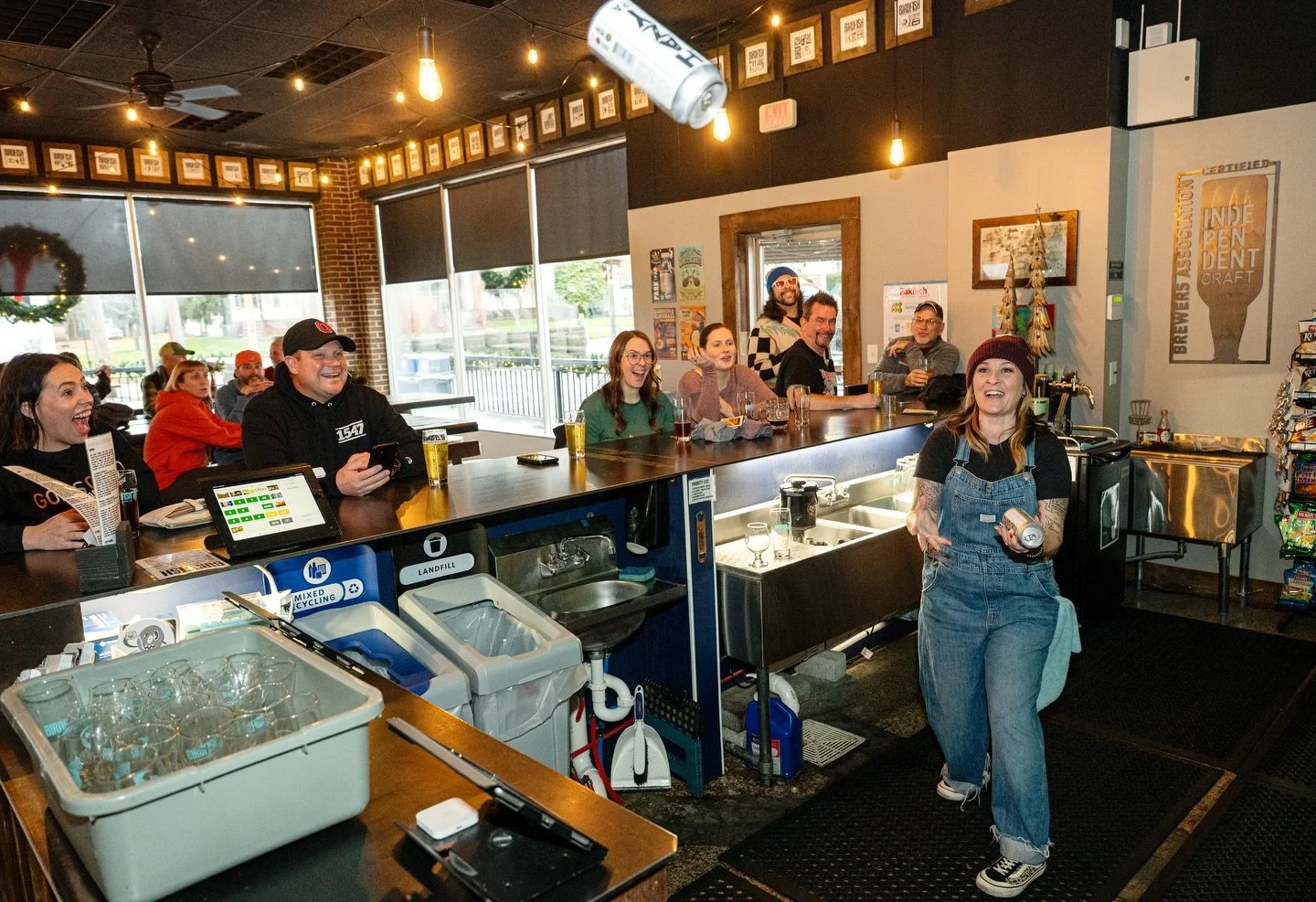 Think fast! Weekend&rsquo;s here:

FRIDAY 01.23 &mdash; @smokeworxstreetcuisine bbq 4-9 | @tabletopstation Game Night 6-10

SATURDAY 01.24 &mdash; Wrapped In Dough Food Truck 12-9 | @firestoneplayground fundraiser 12-4 | Cowtown in the Round: Winter 