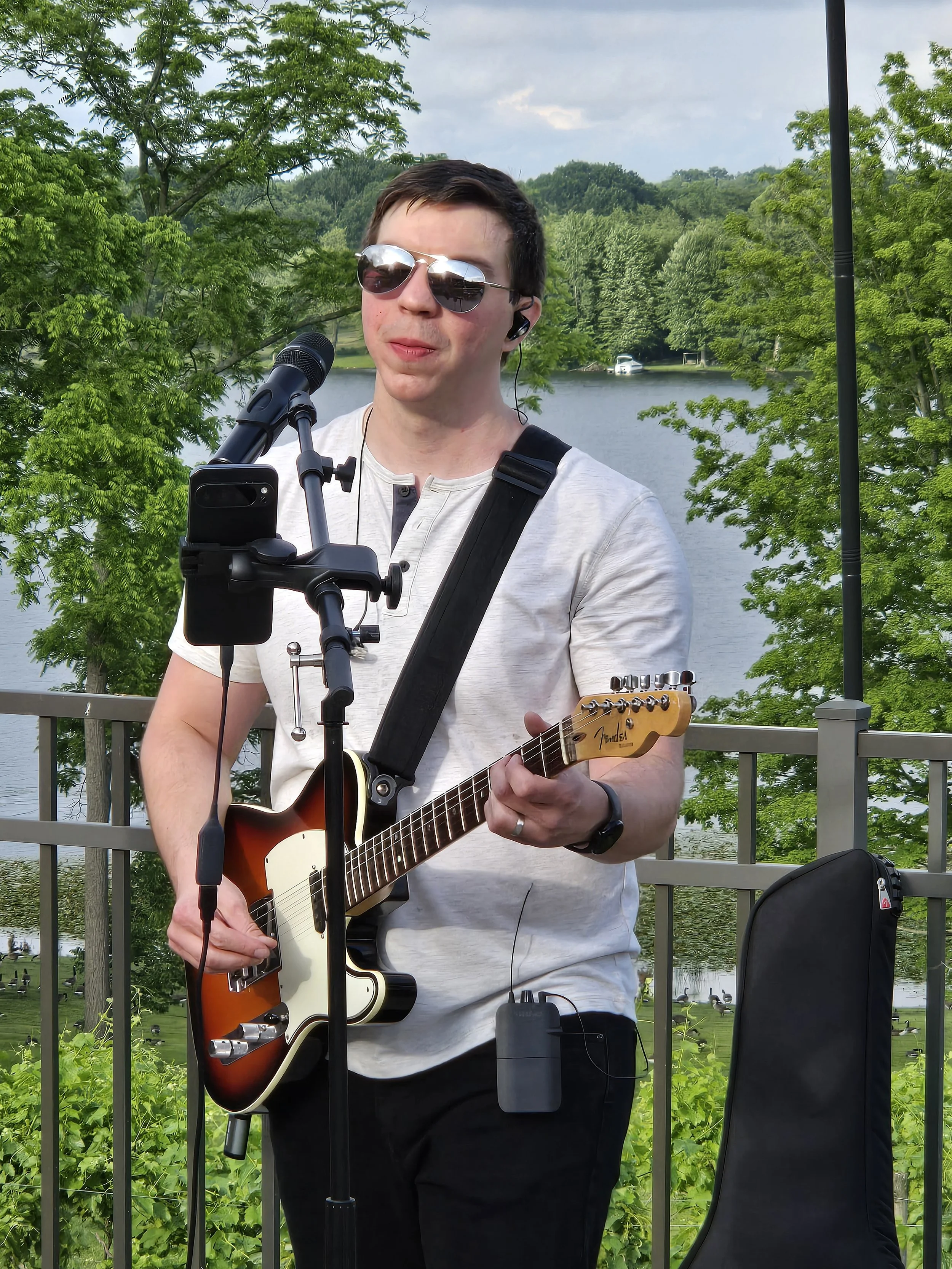 Sunday Strings with Joe Kausits