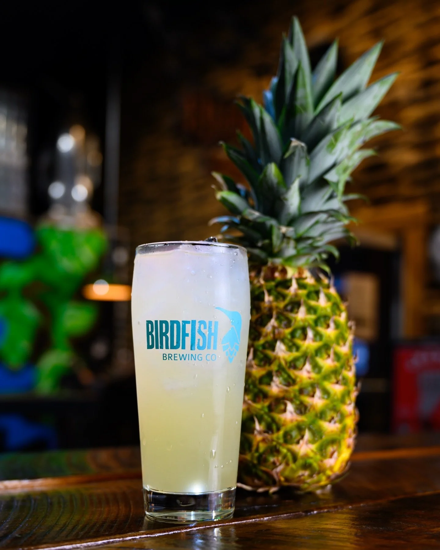 World&rsquo;s best vodka&hellip; in a mule 🍍
@highbankdistillery Vodka (yep &mdash; Best in the World at the San Francisco World Spirits Competition) + fresh pressed pineapple, lemon, lime, organic cane sugar, and ginger.
Crisp. Punchy. Dangerous.
8