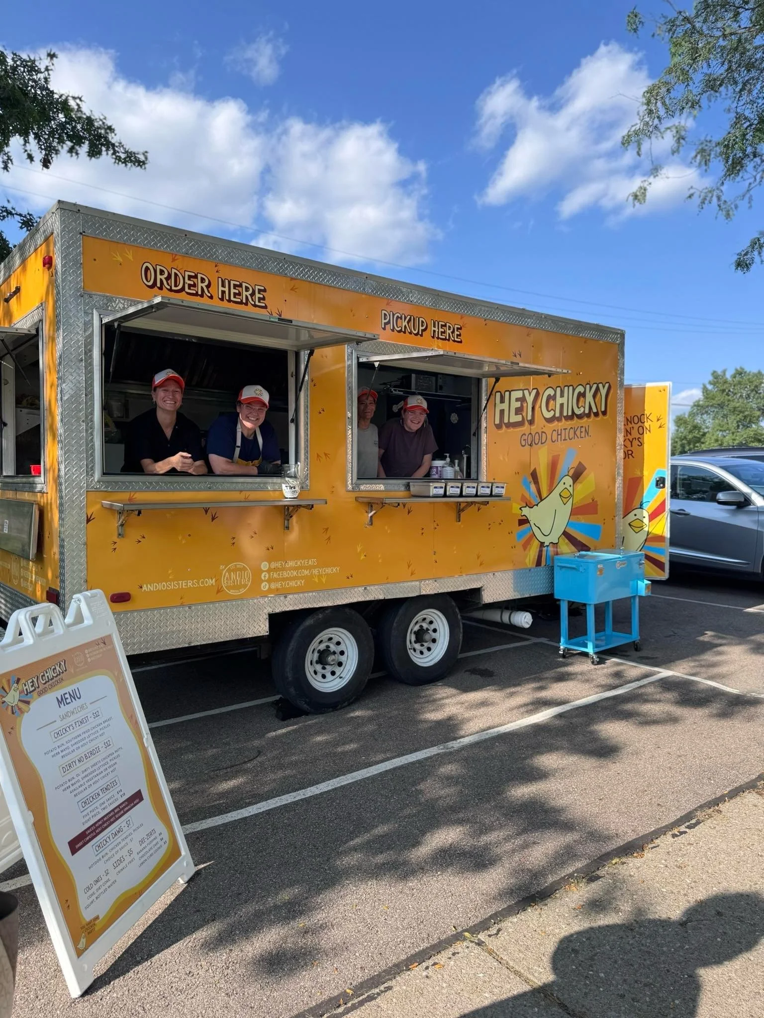 Hey Chicky is pullin&rsquo; up this Friday, May 22nd! 🐥🔥
Come hungry &mdash; these folks are serving up crispy chicken sandwiches, tenders, fries, and more. Comfort food done right and a perfect match with a cold Birdfish pint.
Grab your crew, grab