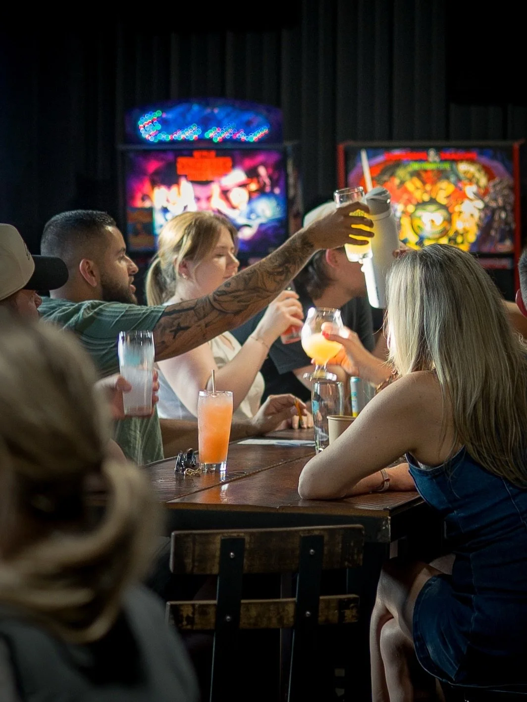 Cheers to Sunday 🍻

Cold beer, good friends, and one more day to make the weekend count. @cousinsmainelobster on the patio serving 12-7 and @briannablankenshipmusic in The Ballroom from 2-4.