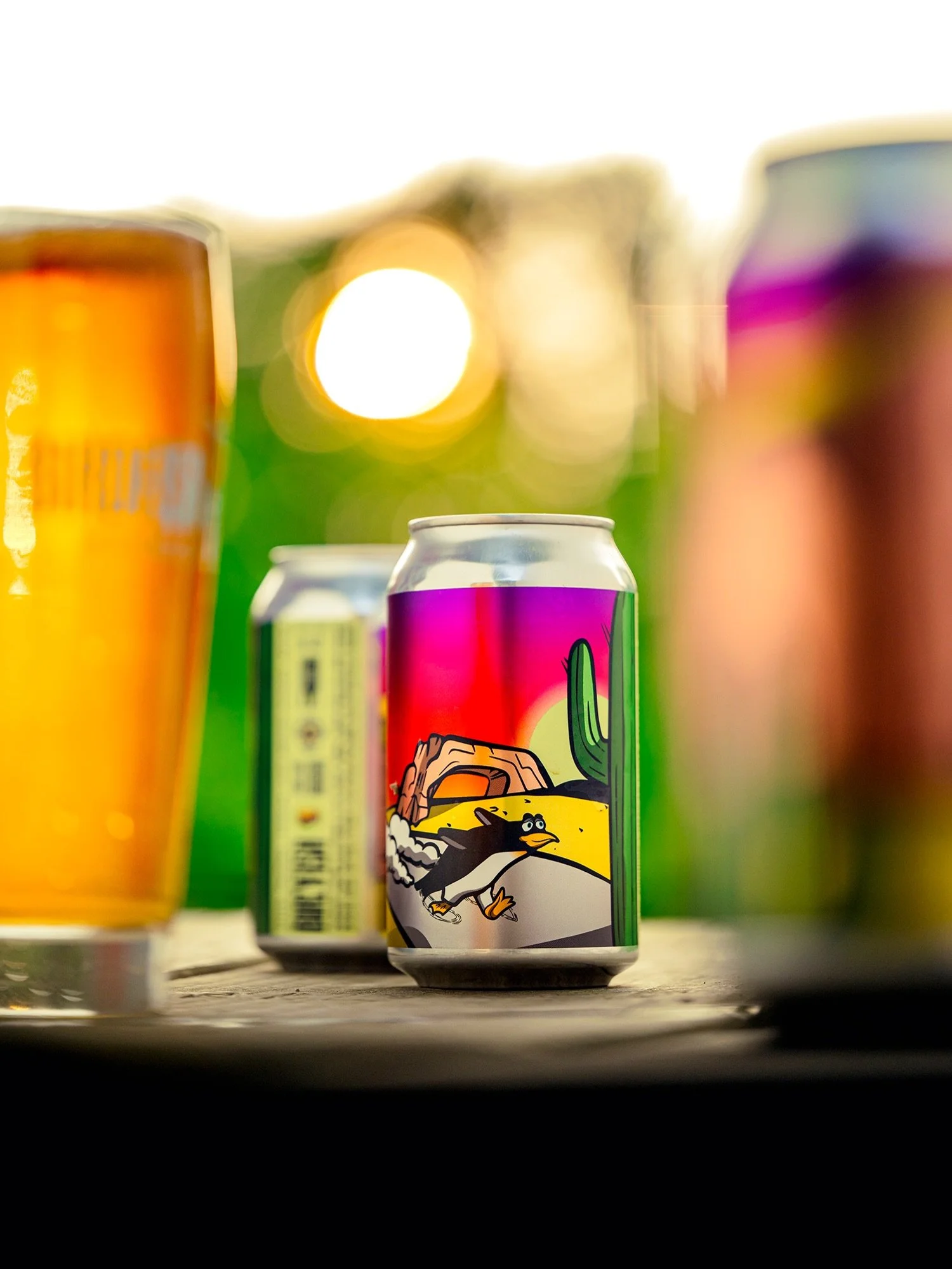 Summer flies by.

Good thing Speedy Ping&uuml;ino keeps pace.

Brewed with flaked maize and agave nectar, this crisp, refreshing Mexican-style lager finishes clean with just the right hint of sweetness. At 5% ABV, it&rsquo;s brewed for backyard cooko