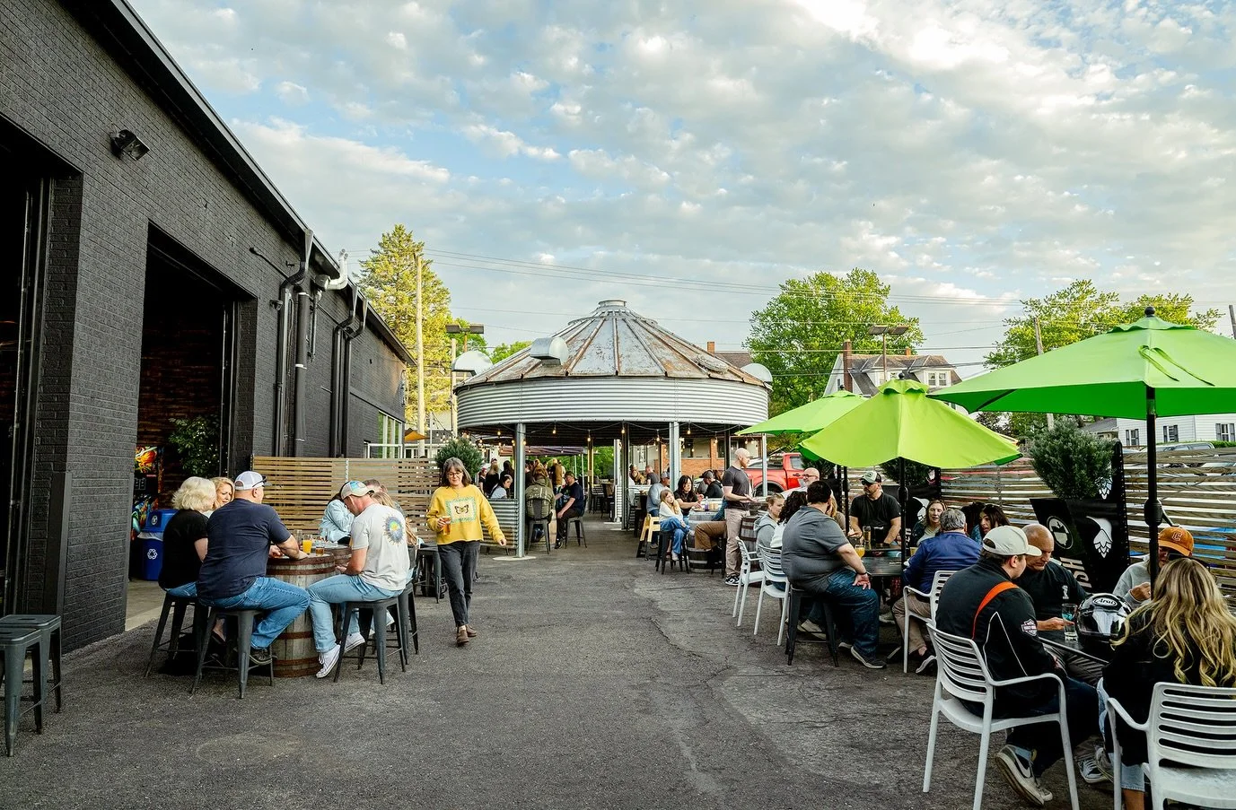 Consider this your official permission slip to start the weekend early.

@amovablefeastakron + Smitty&rsquo;s Brain Freeze + Birdfish Beer = a perfectly irresponsible Thursday night. 🍔🍧🍺