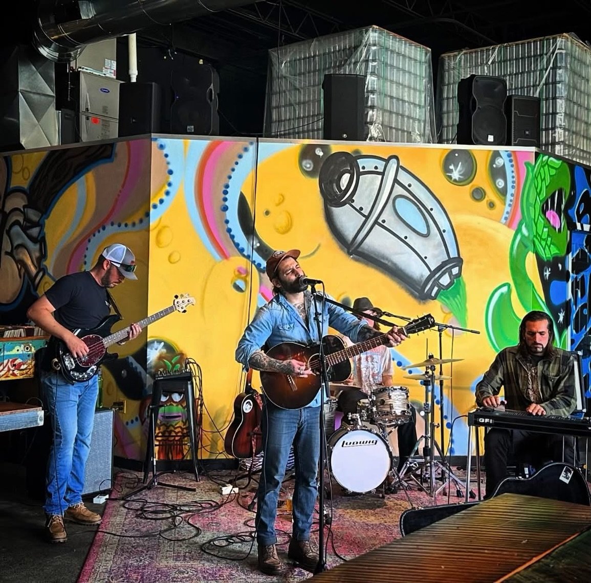 Friday night done right! 
@_leo_official_ &amp; The Dead Foxes 6-9PM
@bartellstake 1-9PM
Cold BEER 🍻